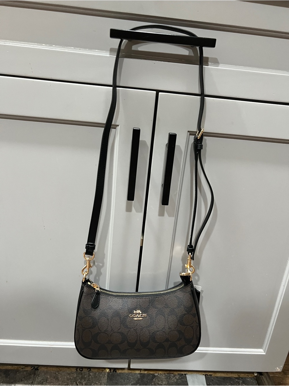 Coach Brown Signature Canvas teri Bag - Picture 4 of 5